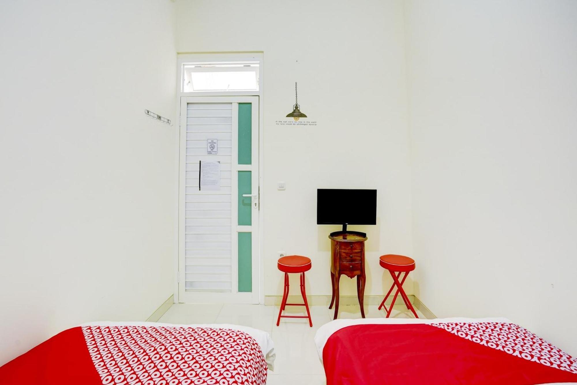 Oyo 90173 Innapp Tenggilis Family Residence 수라바야 외부 사진